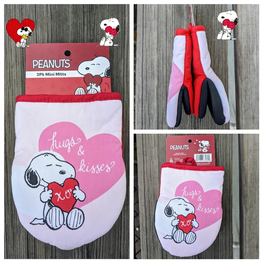 PEANUTS SNOOPY Set of 2 Oven Mini Mitts NWT